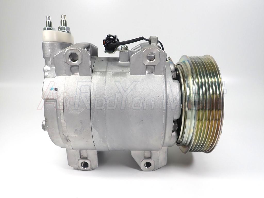 คอมแอร์ Nissan Urvan E26 (รุ่นพูเล่ยื่นหน้า) แบบขาร้อย Valeo