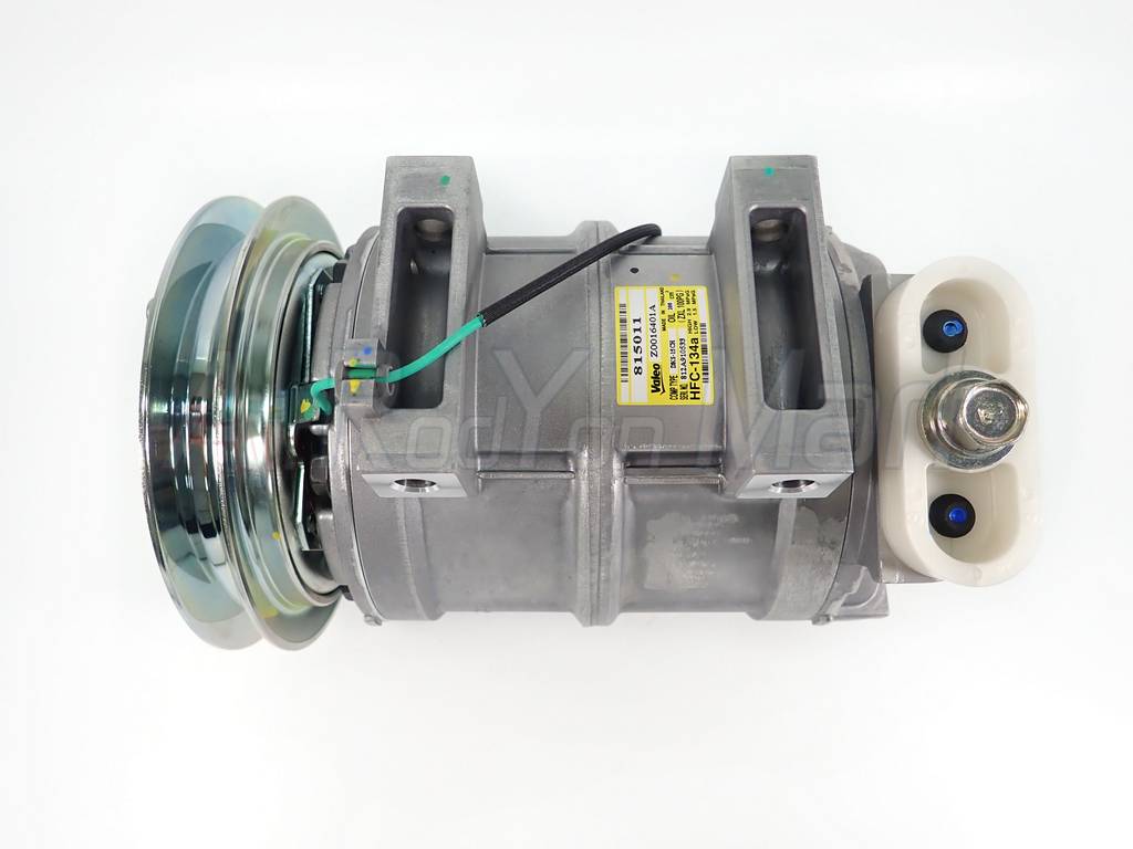 คอมแอร์ Komatsu PC200 พูเล่ 1ร่องB 24V รูใหญ่ หัวแปะบนเอียงขวา Valeo