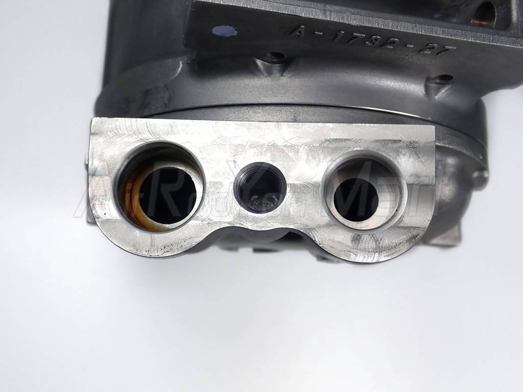 คอมแอร์ Komatsu PC200 พูเล่ 1ร่องB 24V รูใหญ่ หัวแปะบนเอียงขวา Valeo