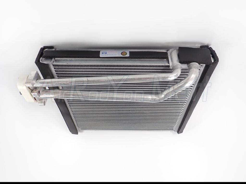 คอยล์เย็น Komatsu PC-200 / รถแม็คโคร Hitachi โคมัตสุ ฮิตาชิ ขนาดคอยล์ 25 x 29 ซม. Mondo