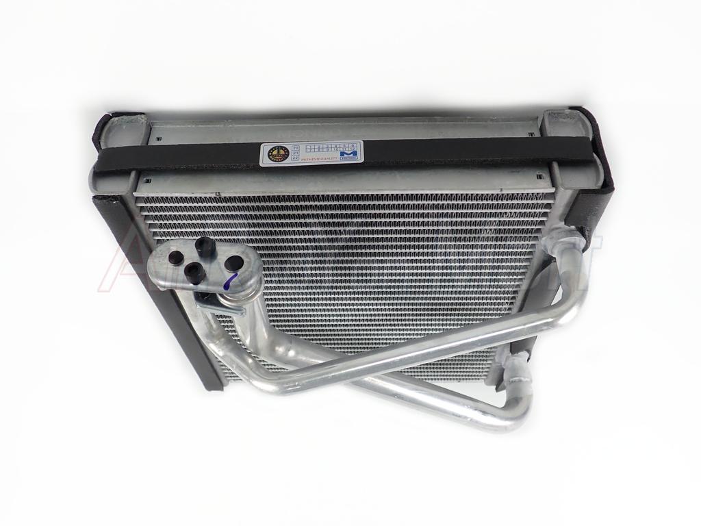 คอยล์เย็น Nissan UD Quester Mondo