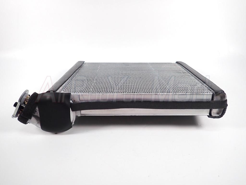 คอยล์เย็น ตู้แอร์ Toyota Vigo / Altis 08-18 / Fortuner Innova Commuter 2004 ตู้แอร์หน้า